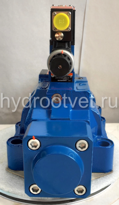 4WRZE32W8-520-7X/6EG24ETK31/A1D3M - Пропорциональный распределитель  Ду32 со встроенным усилителем (OBE), номинальный расход 520 л/мин, схема W8-, каналы управления ET - X и Y - внутренние, сигнал управления ± 10 В