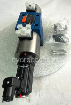 4WRE10W50-2X/G24K4/V - Пропорциональный распределитель с обратной связью по положению золотника без встроенной электроники Ду10, номинальный расход 50 л/мин, схема W